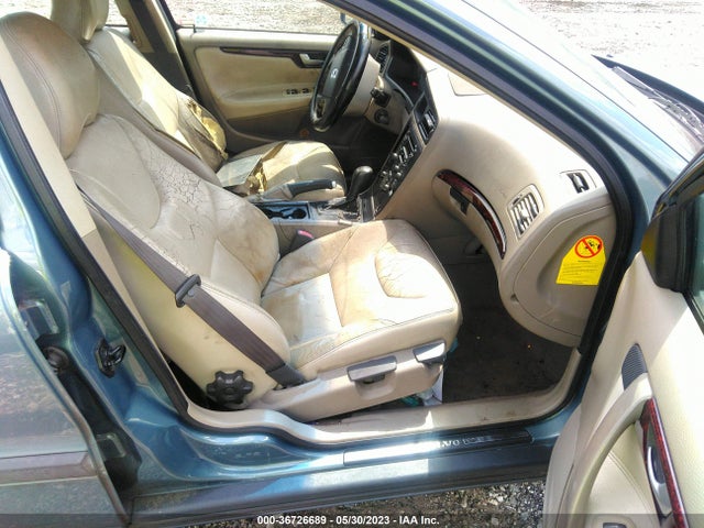 2004 VOLVO V70 VIN: YV1SW61T642384504
