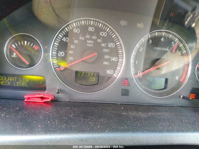 2004 VOLVO V70 VIN: YV1SW61T642384504