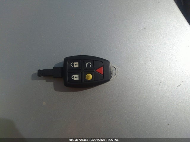 2004 VOLVO S40 VIN: YV1MS382042016092