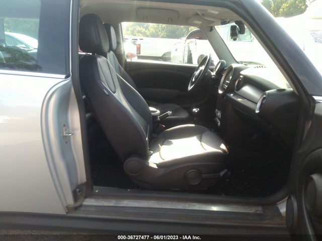2009 MINI COOPER CLUBMAN WMWML33529TP97488 Photo 4