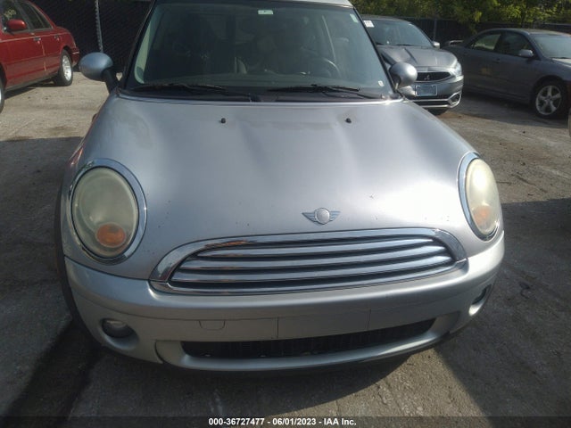 2009 MINI COOPER CLUBMAN WMWML33529TP97488 Photo 5