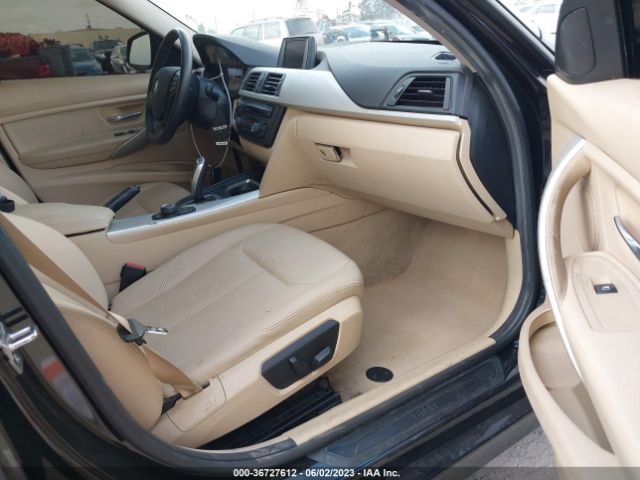 WBA3B1C50FK141665 BMW 3 Series 320i
