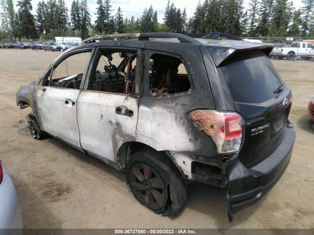 JF2SJAGC3JH459877 Subaru Forester Premium
