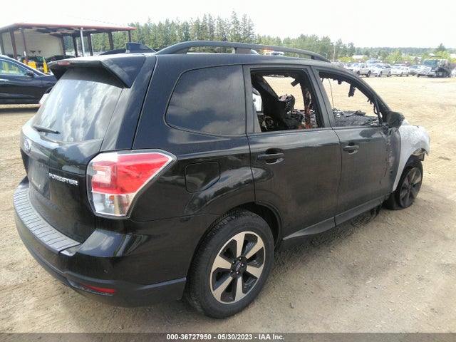 JF2SJAGC3JH459877 Subaru Forester Premium