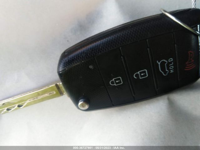 KNDJP3A52F7183977 KIA SOUL +