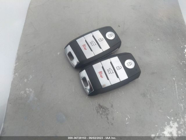 KNDCC3LC5K5249654 KIA Niro S Touring