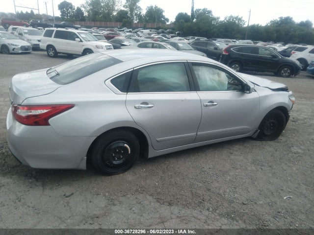Nissan Altima 2.5 S 2017 1N4AL3AP9HC124809 Image 4