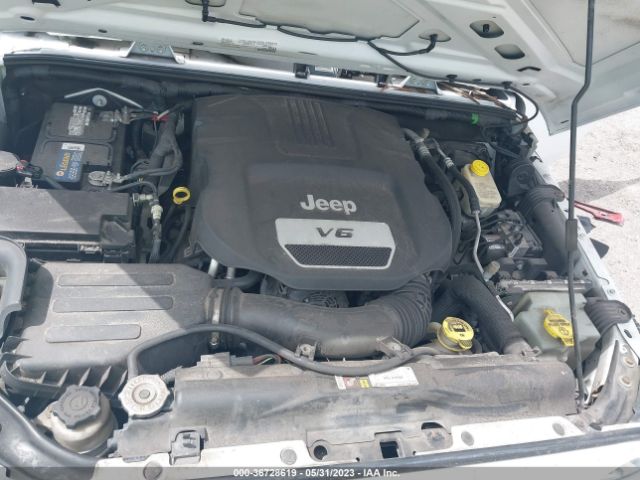 1C4BJWDG9GL129783 Jeep Wrangler Unlimited Sport
