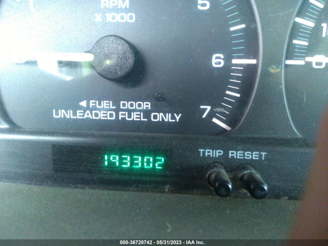 2000 CHRYSLER TOWN & COUNTRY LX VIN: 1C4GP44R3YB537021