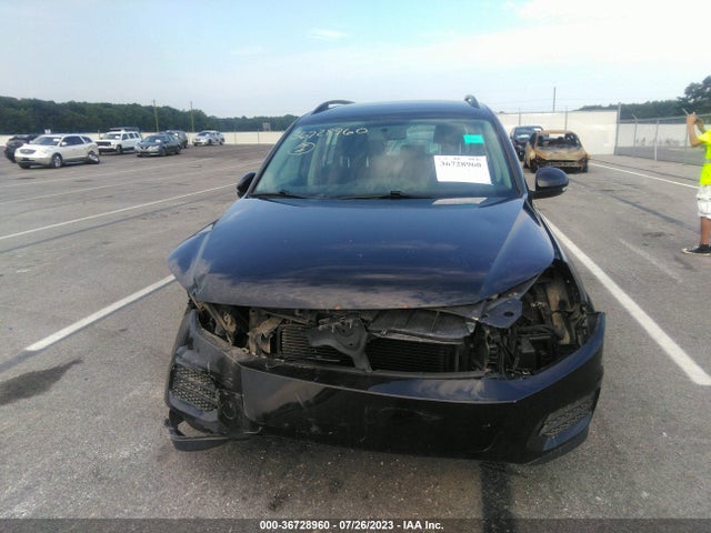 WVGBV7AX8HK053104 Volkswagen TIGUAN