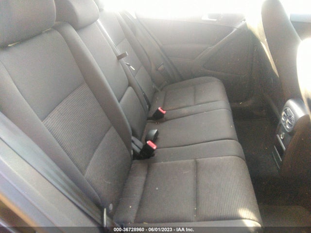 WVGBV7AX8HK053104 Volkswagen TIGUAN