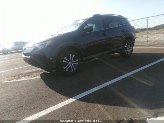 Toyota RAV4 LE 2018 2T3BFREV4JW759683 Image 2