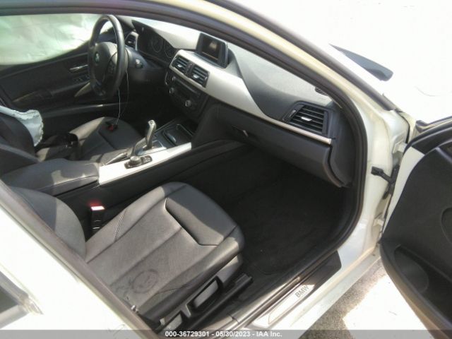 WBA3B1C53EP680069 BMW 3 Series 320i