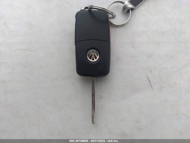 1VWBT7A31GC009409 Volkswagen Passat 1.8t Se