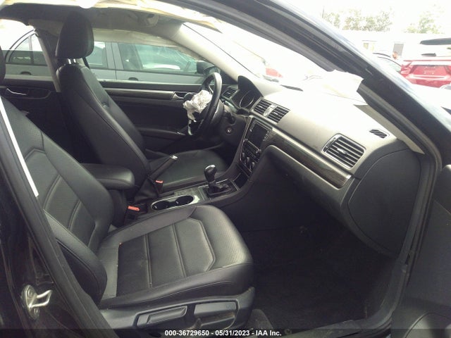1VWBT7A31GC009409 Volkswagen Passat 1.8t Se