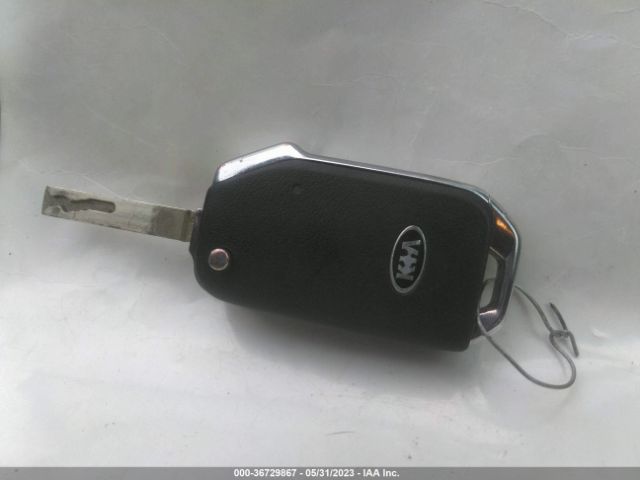 KNDCB3LC5L5368440 KIA NIRO LX