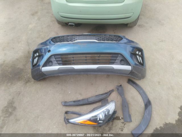 KNDCB3LC5L5368440 KIA NIRO LX