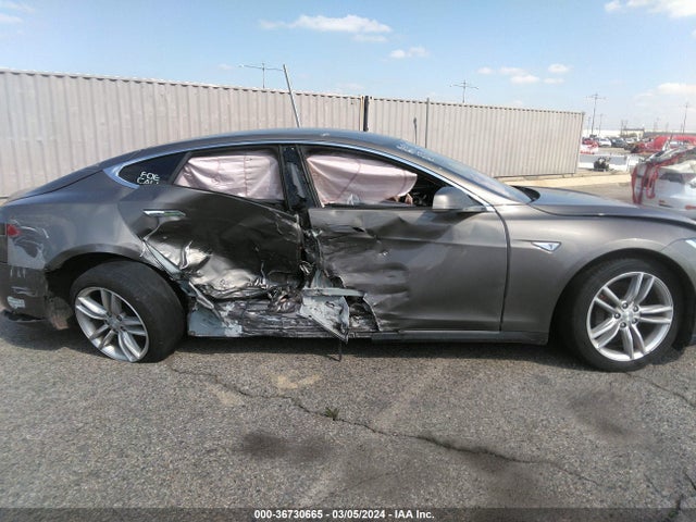 Tesla Model S 60/70/85 2015 5YJSA1E19FF103733 Image 12