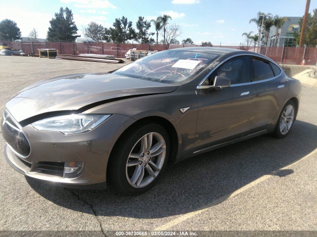 Tesla Model S 60/70/85 2015 5YJSA1E19FF103733 Image 2