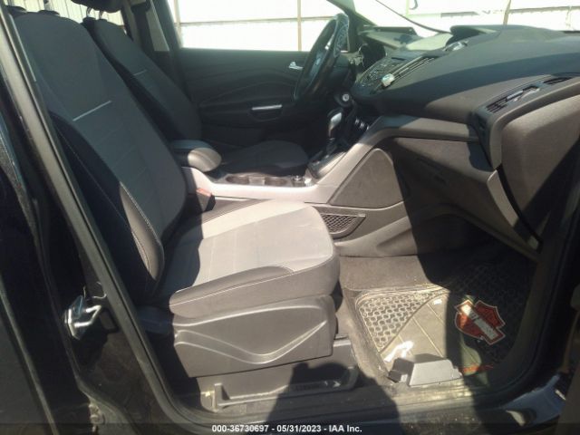 1FMCU9GX5EUD77752 Ford ESCAPE SE