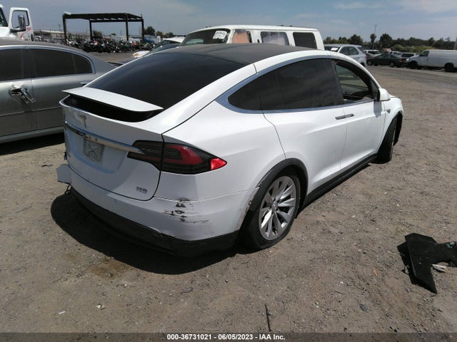 Tesla Model X 70d/90d/75d/60d 2016 5YJXCAE26GF010789 Image 4
