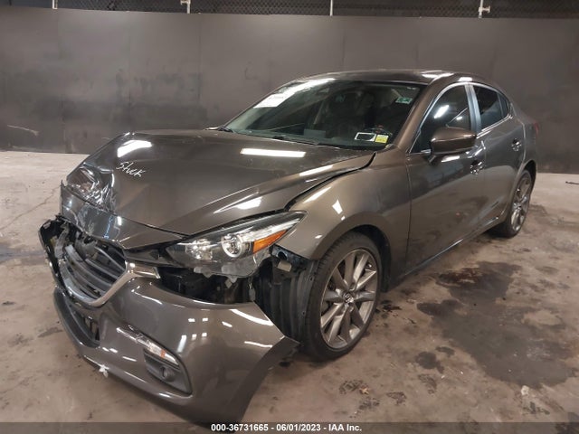2018 MAZDA MAZDA3 4-DOOR TOURING VIN: 3MZBN1V35JM162060