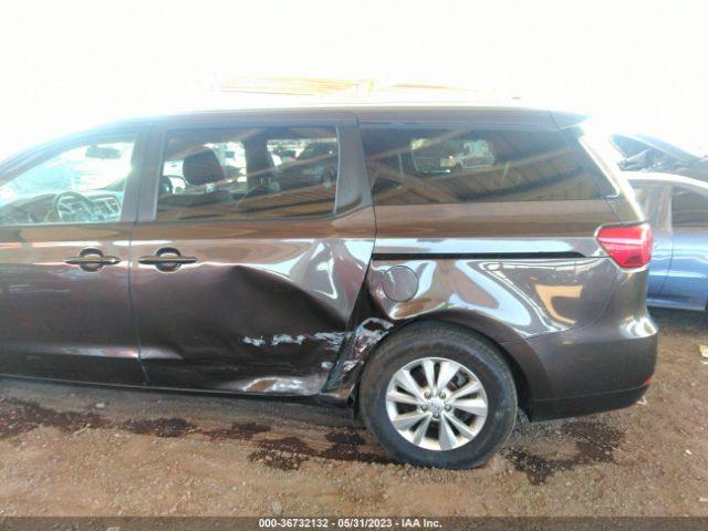 KNDMB5C19H6343735 KIA SEDONA LX