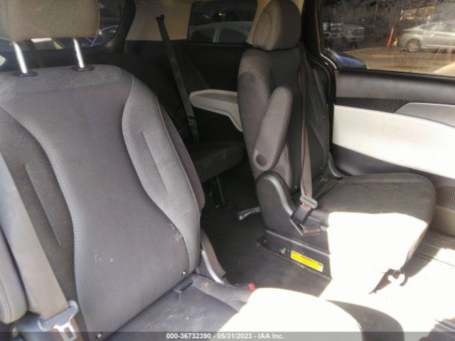 KNDNB4H30N6176234 KIA Carnival Lx