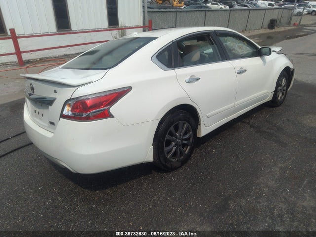 Nissan Altima 2.5 S 2015 1N4AL3AP7FN908620 Image 4