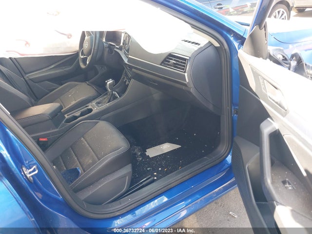 3VWEM7BU6NM008818 Volkswagen JETTA SE