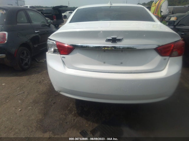 Chevrolet IMPALA LT 2018 2G1105S39J9124471 Image 16