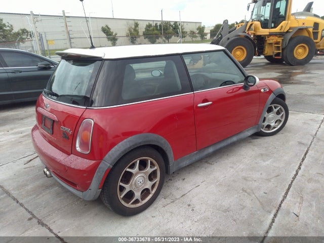 2002 MINI COOPER HARDTOP S VIN: WMWRE33432TD56257