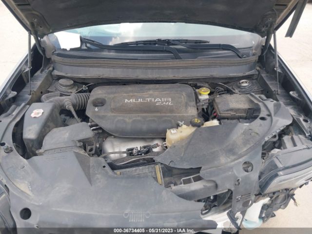 1C4PJLCB2KD175758 Jeep Cherokee Latitude