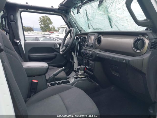 1C4HJXDGXJW138871 Jeep Wrangler Unlimited Sport