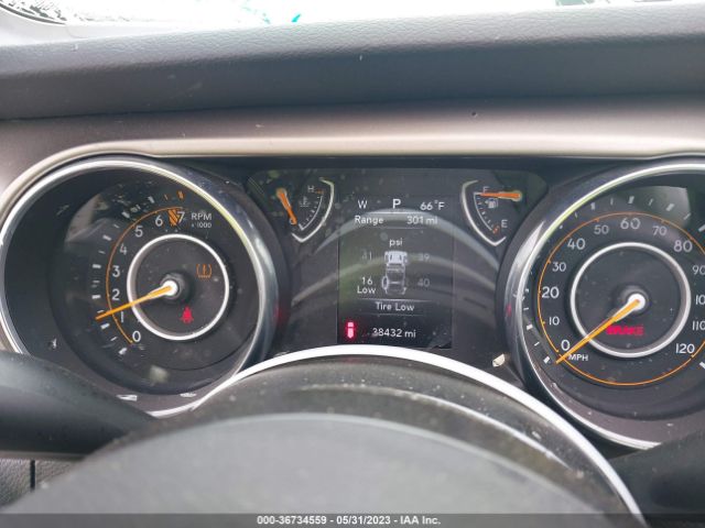1C4HJXDGXJW138871 Jeep Wrangler Unlimited Sport