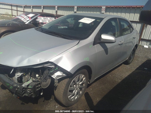Toyota COROLLA LE 2018 2T1BURHE2JC990321 Image 2