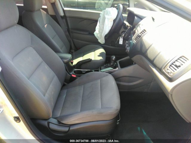 3KPFK4A71HE098997 KIA FORTE LX