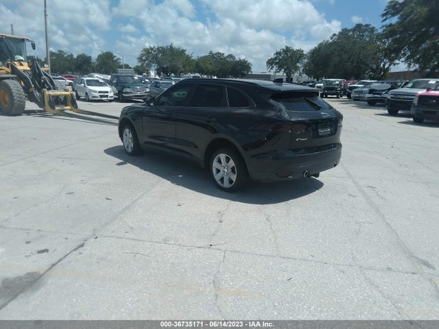 2017 JAGUAR F-PACE SADCJ2BV3HA497473 Photo 2