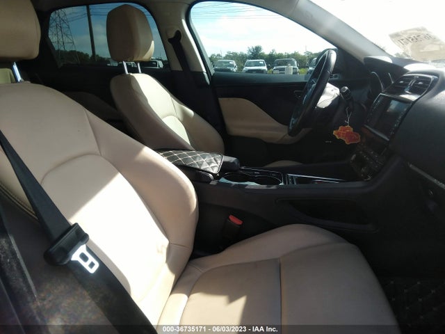 2017 JAGUAR F-PACE SADCJ2BV3HA497473 Photo 4