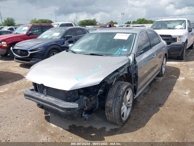 1VWBS7A3XEC067938 Volkswagen Passat Se W/sunroof & Nav