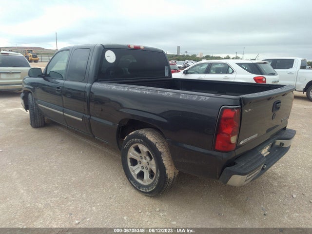2004 CHEVROLET SILVERADO 1500 LS VIN: 2GCEC19V741110717