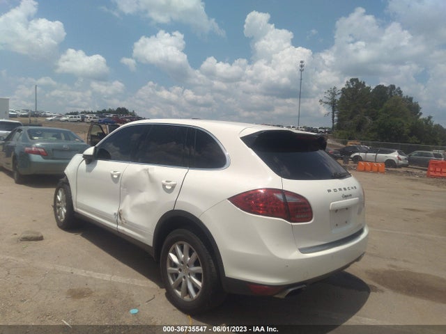 2011 PORSCHE CAYENNE WP1AA2A29BLA08725 Photo 2