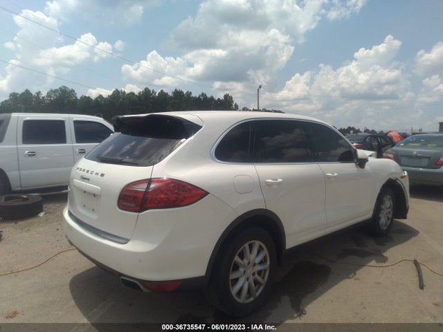 2011 PORSCHE CAYENNE WP1AA2A29BLA08725 Photo 3