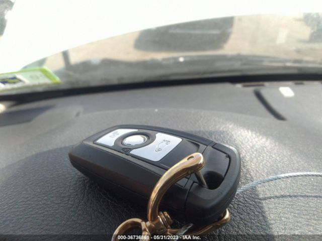 WBA3C3C5XEP661883 BMW 3 Series 320i Xdrive