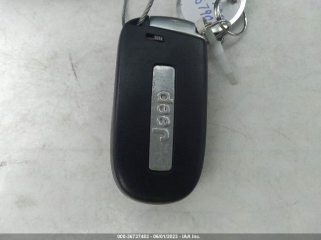1C4PJLLB0KD285790 Jeep Cherokee Altitude