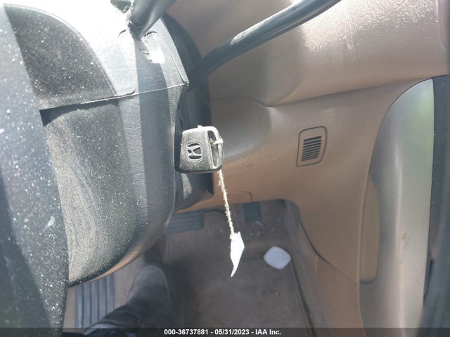2004 HONDA PILOT EX VIN: 2HKYF18424H580262