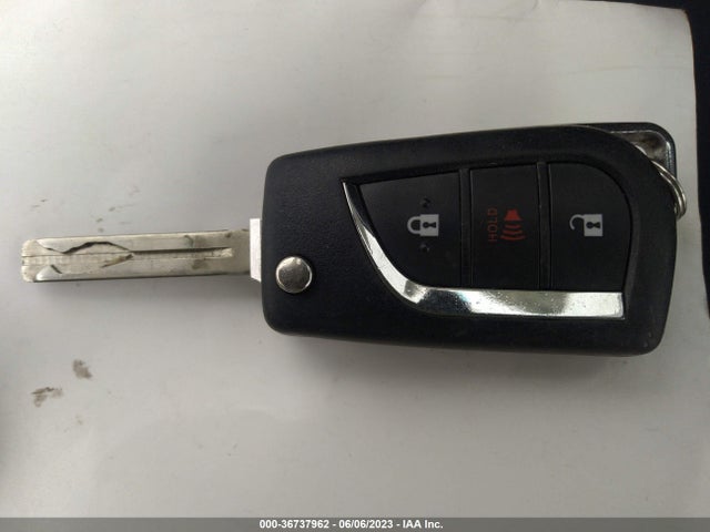 Toyota C-HR XLE 2018 NMTKHMBX4JR001622 Image 11
