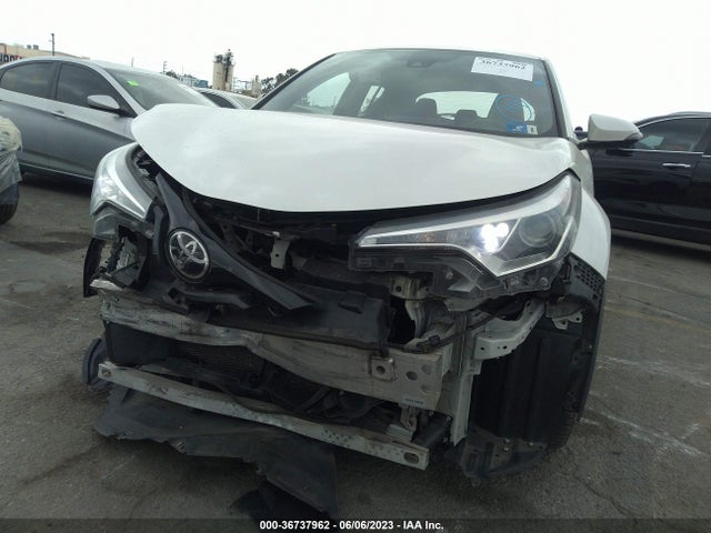 Toyota C-HR XLE 2018 NMTKHMBX4JR001622 Image 6
