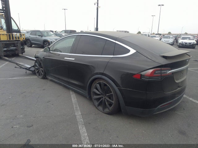2021 Tesla Model X, VIN: 5YJXCBE20MF325430