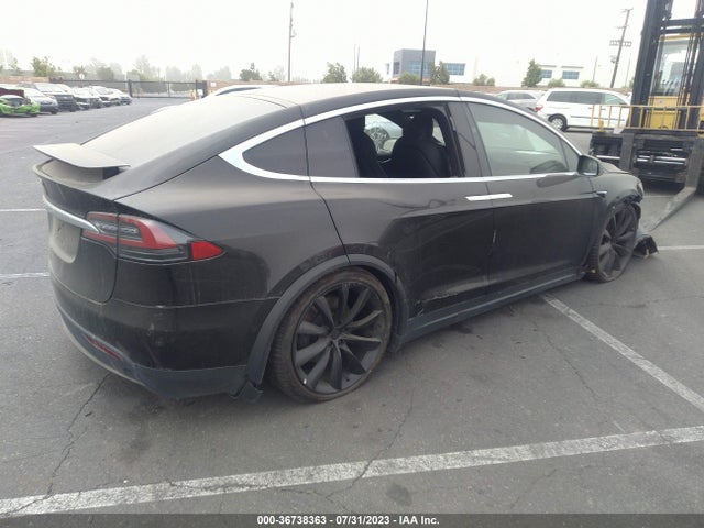 2021 Tesla Model X, VIN: 5YJXCBE20MF325430